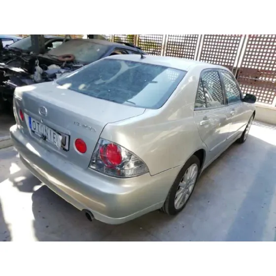 LEXUS IS200 (GXE10) '2005 2.0 CAT GRIS