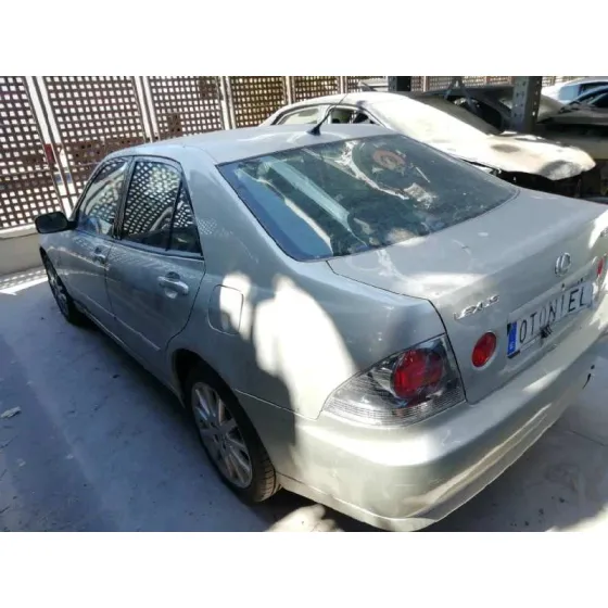 LEXUS IS200 (GXE10) '2005 2.0 CAT GRIS
