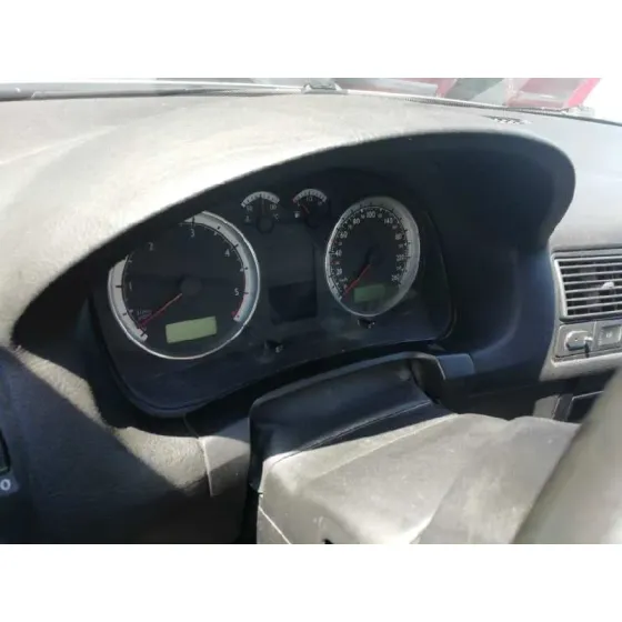 VOLKSWAGEN GOLF IV BERLINA (1J1) '2002 ADVANCE PLATA