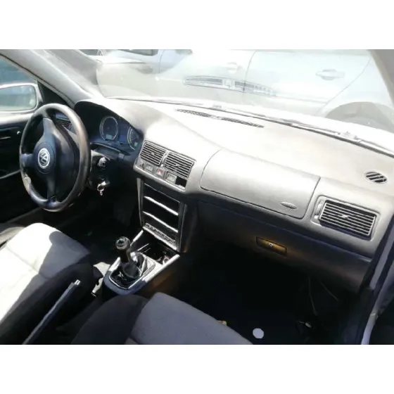 VOLKSWAGEN GOLF IV BERLINA (1J1) '2002 ADVANCE PLATA
