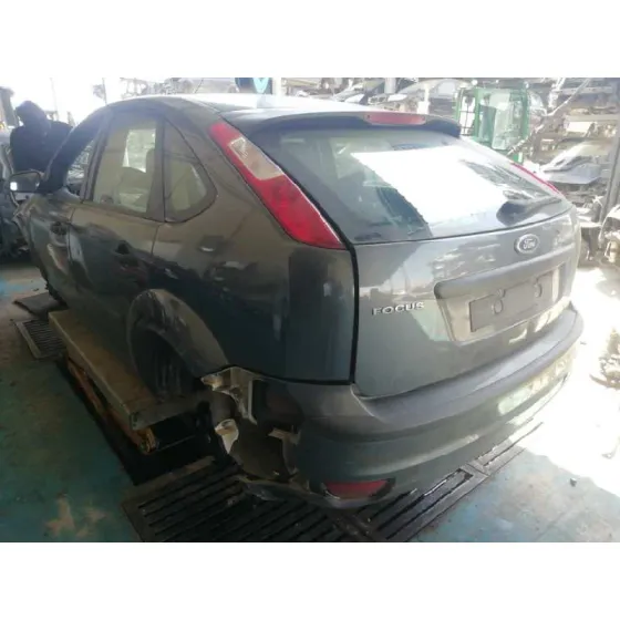 FORD FOCUS BERLINA (CAP) '2005 1.6 TDCI CAT GRIS
