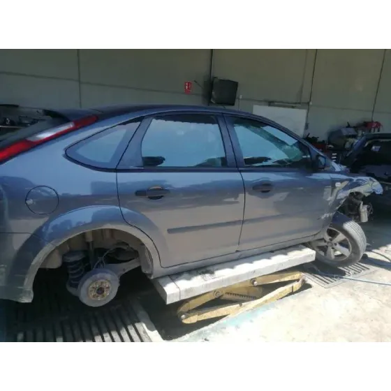 FORD FOCUS BERLINA (CAP) '2005 1.6 TDCI CAT GRIS