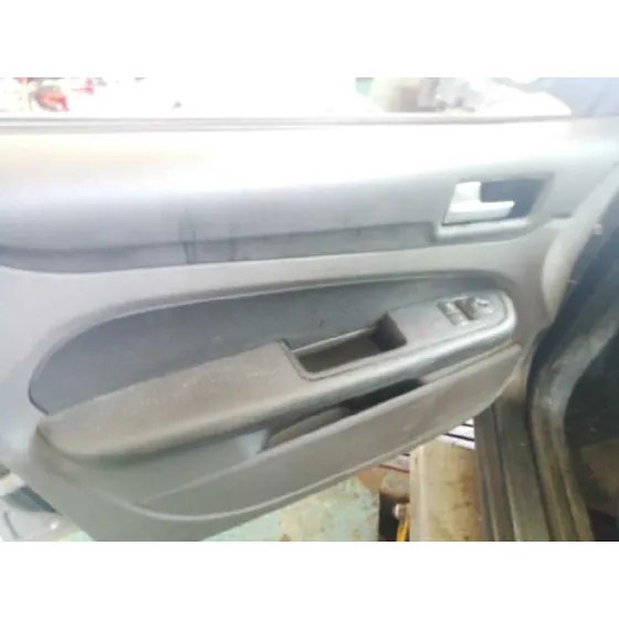 FORD FOCUS BERLINA (CAP) '2005 1.6 TDCI CAT GRIS