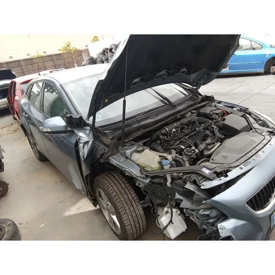 Volvo V40 HATCHBACK (525) 2015