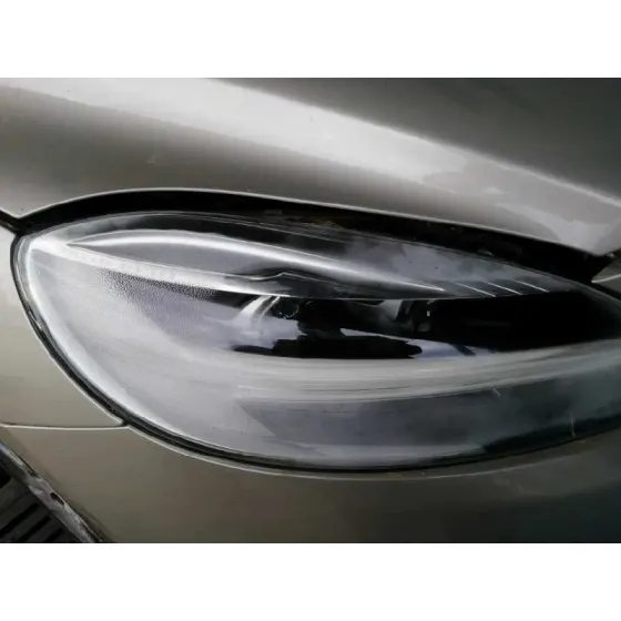 VOLVO V40 '2017 KINETIC CHAMPANG CLARO