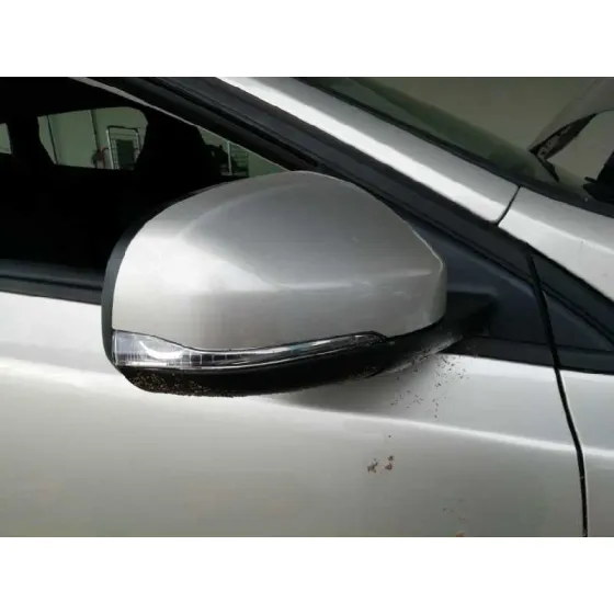 VOLVO V40 '2017 KINETIC CHAMPANG CLARO