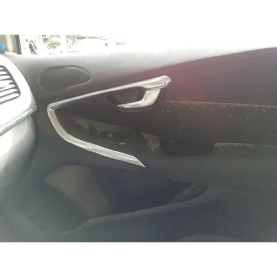 VOLVO V40 '2017 KINETIC CHAMPANG CLARO