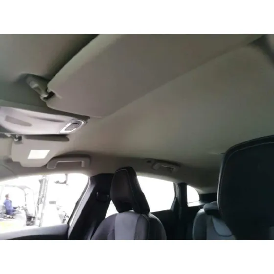 VOLVO V40 '2017 KINETIC CHAMPANG CLARO