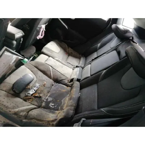 VOLVO V40 '2017 KINETIC CHAMPANG CLARO