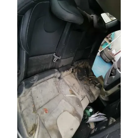 VOLVO V40 '2017 KINETIC CHAMPANG CLARO