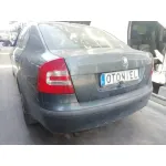 SKODA OCTAVIA BERLINA (1Z3) SKODA OCTAVIA BERLINA (1Z3) '2005 EDITION 100 GRIS 2005