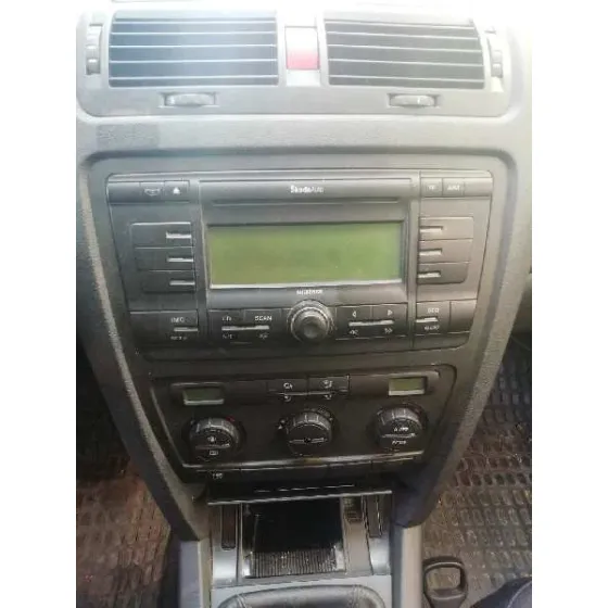 SKODA OCTAVIA BERLINA (1Z3) '2005 EDITION 100 GRIS