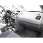 RENAULT MEGANE II CLASSIC BERLINA RENAULT MEGANE II CLASSIC BERLINA '2004 CONFORT AUTHENTIQUE NEGRO 2003
