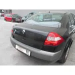 RENAULT MEGANE II CLASSIC BERLINA RENAULT MEGANE II CLASSIC BERLINA '2004 CONFORT AUTHENTIQUE NEGRO 2003