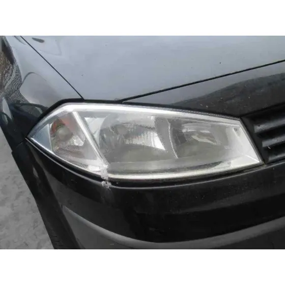 RENAULT MEGANE II CLASSIC BERLINA '2004 CONFORT AUTHENTIQUE NEGRO