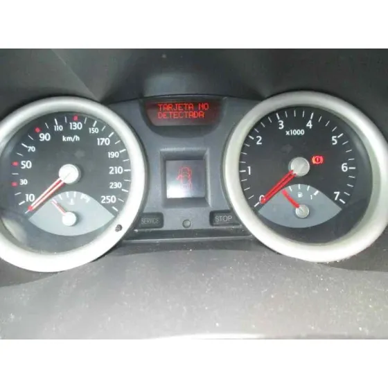 RENAULT MEGANE II CLASSIC BERLINA '2004 CONFORT AUTHENTIQUE NEGRO
