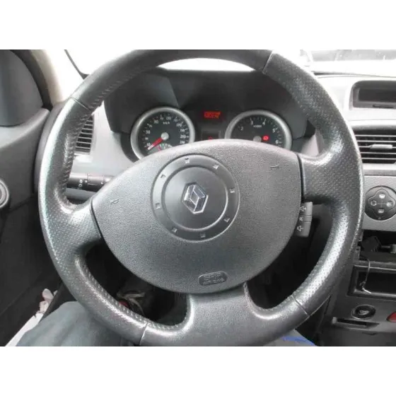 RENAULT MEGANE II CLASSIC BERLINA '2004 CONFORT AUTHENTIQUE NEGRO