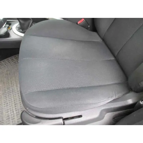 RENAULT MEGANE II CLASSIC BERLINA '2004 CONFORT AUTHENTIQUE NEGRO