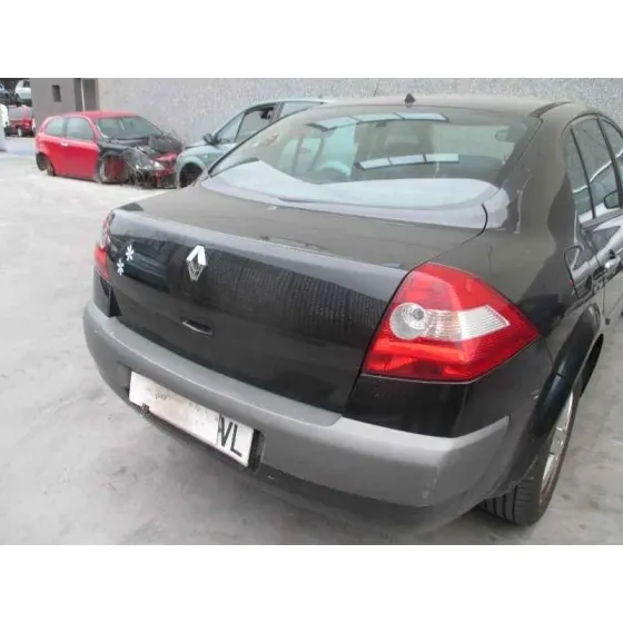 RENAULT MEGANE II CLASSIC BERLINA '2004 CONFORT AUTHENTIQUE NEGRO