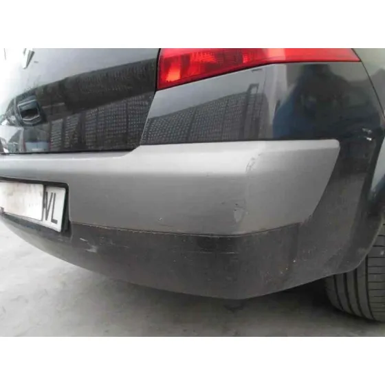 RENAULT MEGANE II CLASSIC BERLINA '2004 CONFORT AUTHENTIQUE NEGRO