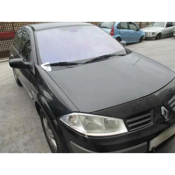 RENAULT MEGANE II CLASSIC BERLINA '2004 CONFORT AUTHENTIQUE NEGRO