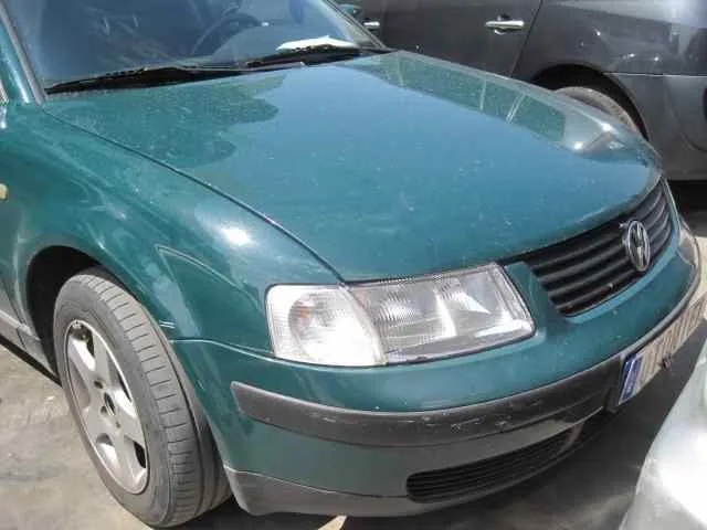 VOLKSWAGEN PASSAT BERLINA (3B2) '1998 BASICO VERDE