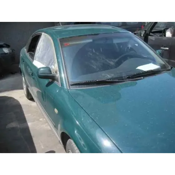 VOLKSWAGEN PASSAT BERLINA (3B2) '1998 BASICO VERDE