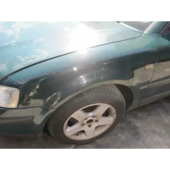 VOLKSWAGEN PASSAT BERLINA (3B2) '1998 BASICO VERDE