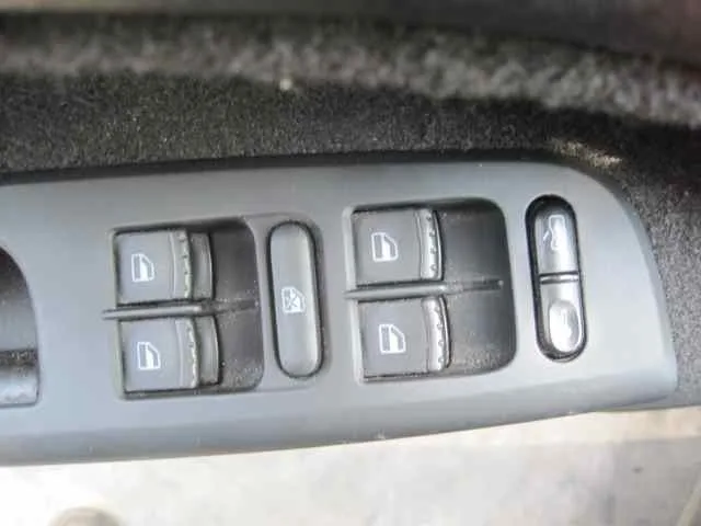 VOLKSWAGEN PASSAT BERLINA (3B2) '1998 BASICO VERDE