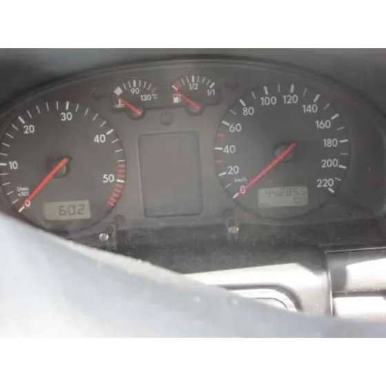 VOLKSWAGEN PASSAT BERLINA (3B2) '1998 BASICO VERDE