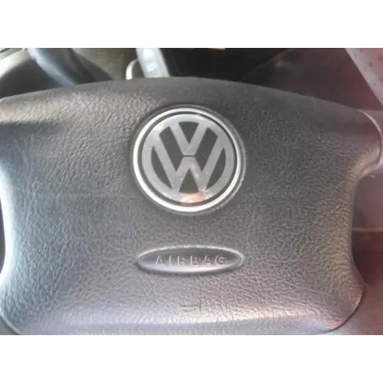 VOLKSWAGEN PASSAT BERLINA (3B2) '1998 BASICO VERDE