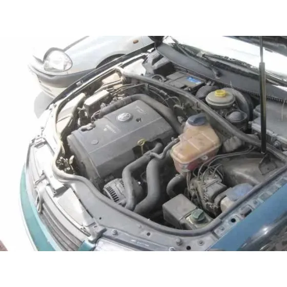 VOLKSWAGEN PASSAT BERLINA (3B2) '1998 BASICO VERDE
