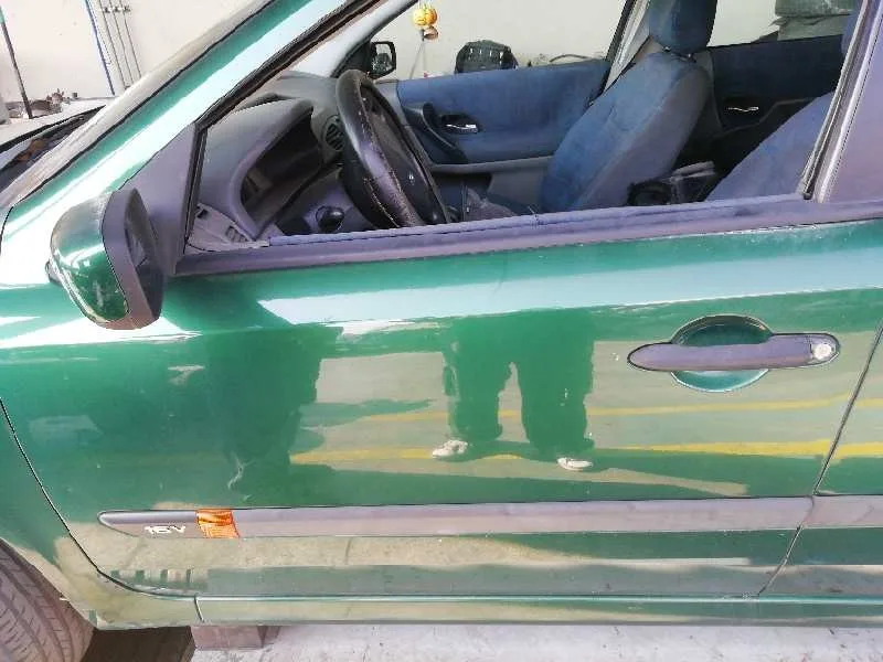 RENAULT LAGUNA II (BG0) '2001 AUTHENTIQUE VERDE