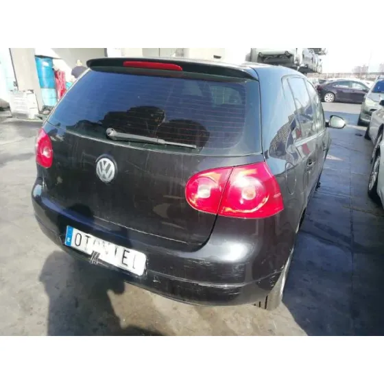 VOLKSWAGEN GOLF V BERLINA (1K1) '2005 SPORTLINE NEGRO