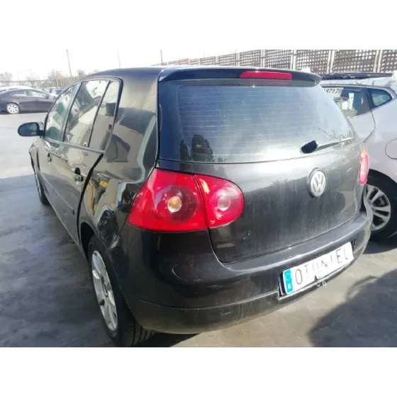 VOLKSWAGEN GOLF V BERLINA (1K1) '2005 SPORTLINE NEGRO