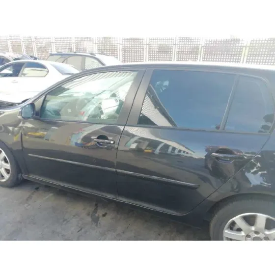 VOLKSWAGEN GOLF V BERLINA (1K1) '2005 SPORTLINE NEGRO