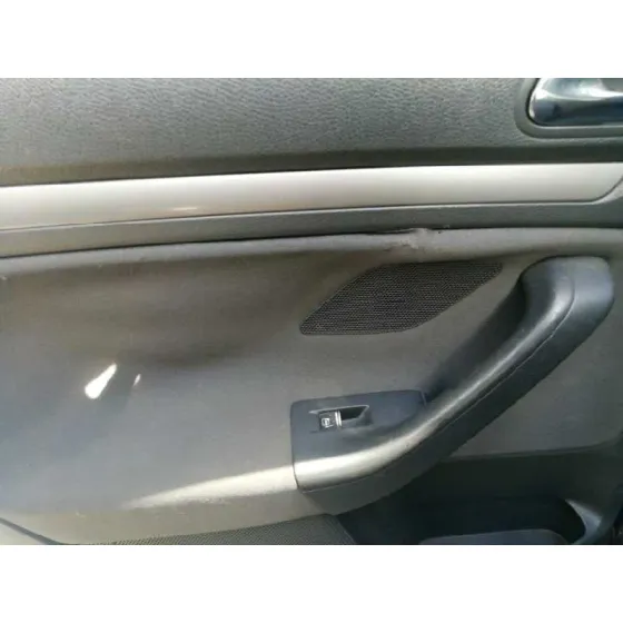 VOLKSWAGEN GOLF V BERLINA (1K1) '2005 SPORTLINE NEGRO