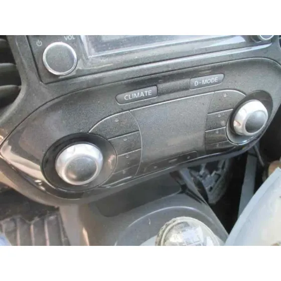 NISSAN JUKE (F15) '2015 TEKNA NEGRO