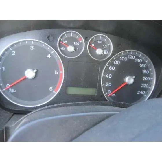 FORD FOCUS BERLINA (CAP) '2008 AMBIENTE (D) ROJO