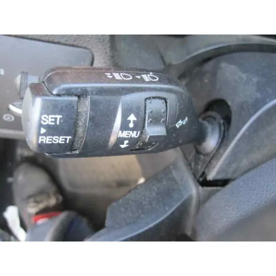 FORD FOCUS BERLINA (CAP) '2008 AMBIENTE (D) ROJO