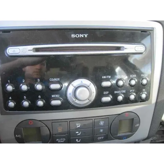 FORD FOCUS BERLINA (CAP) '2008 AMBIENTE (D) ROJO