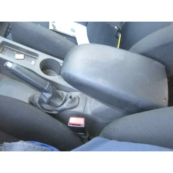 FORD FOCUS BERLINA (CAP) '2008 AMBIENTE (D) ROJO