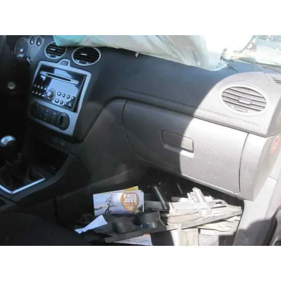 FORD FOCUS BERLINA (CAP) '2008 AMBIENTE (D) ROJO