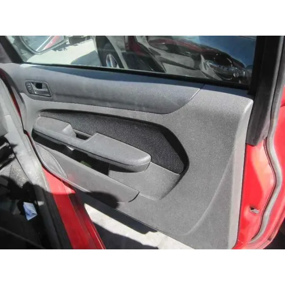 FORD FOCUS BERLINA (CAP) '2008 AMBIENTE (D) ROJO