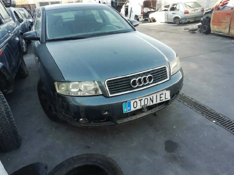 AUDI A4 BERLINA (8E) '2001 1.9 TDI GRIS