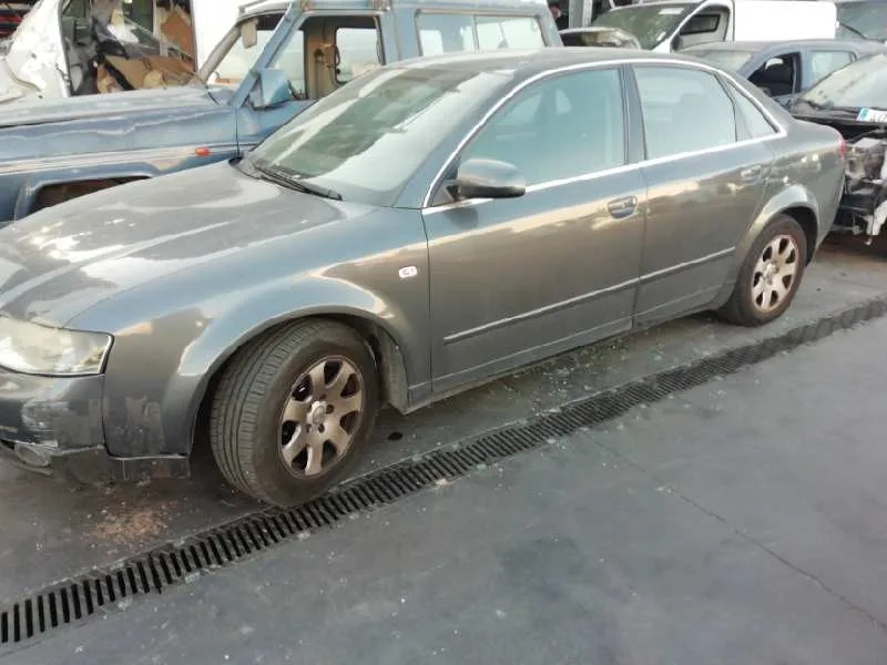 AUDI A4 BERLINA (8E) '2001 1.9 TDI GRIS