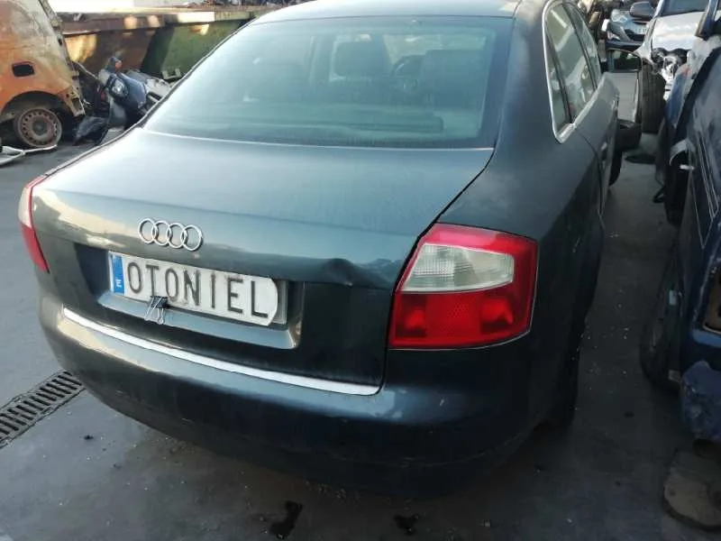 AUDI A4 BERLINA (8E) '2001 1.9 TDI GRIS