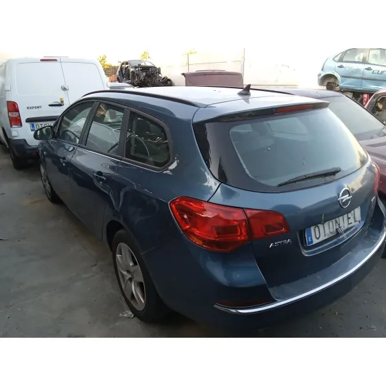 Opel ASTRA J SPORTS TOURER (P10) 2014