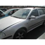 SKODA OCTAVIA COMBI (1U5) SKODA OCTAVIA COMBI (1U5) '2001 AMBIENTE PLATA 2000