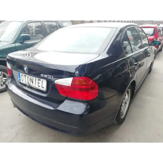 BMW SERIE 3 BERLINA (E90) '2006 320I AZUL